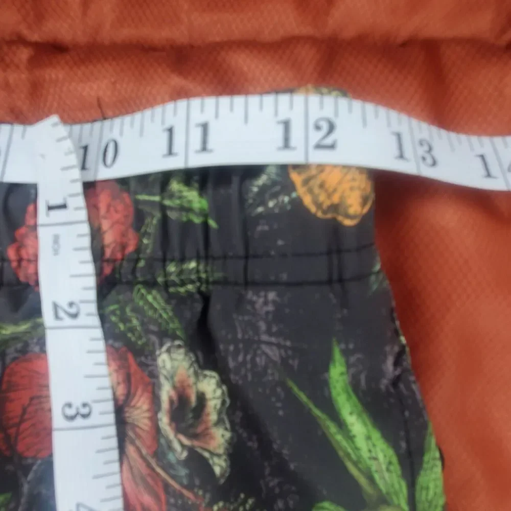 Psycho Tuna Swim Trunks Youth Medium 10-12‎ Board Shorts Hawaii Tropical Flowers
